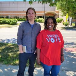 election-protection-volunteers-help-illinois-voters-address-difficulties-and-cast-ballots-in-tuesday’s-primary-election