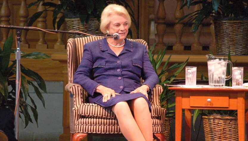 rip.-sandra-day-o’connor:-politicians,-reporters-mourn-first-woman-on-supreme-court