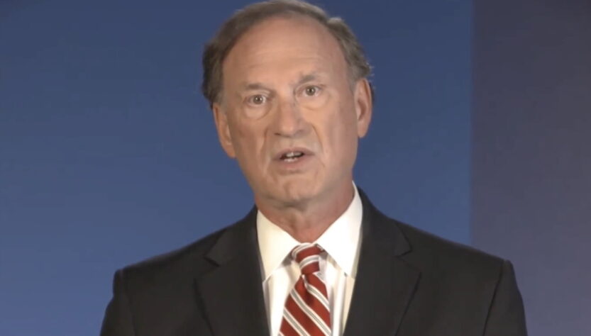 alito-tells-fox-news-story-behind-his-home’s-‘stop-the-steal’-flag-but-critics-unconvinced