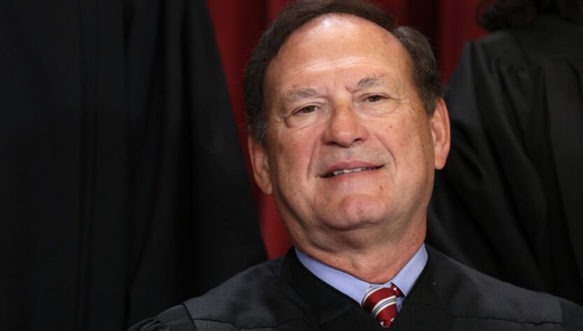 phillies-fans-brutally-roast-samuel-alito