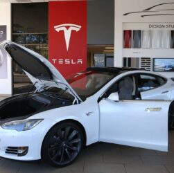 tesla’s-lawyers-prepare-for-class-action-racial-discrimination-suit