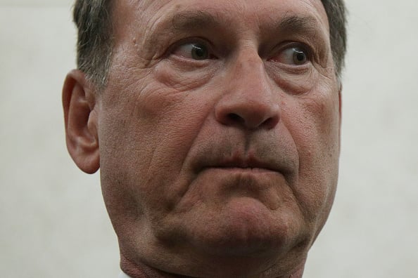 samuel-alito’s-whole-‘christian-theocracy’-thing-is-a-real-problem-for-jewish-senators