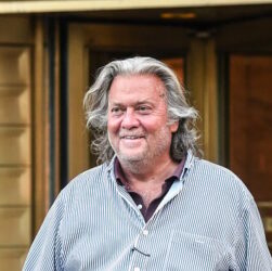 house-republicans-ride-to-the-rescue-of-steve-bannon-…-or-pretend-to,-anyway