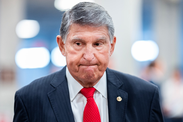 joe-manchin-weighs-in-with-dumbest-take-yet-on-pardonghazi