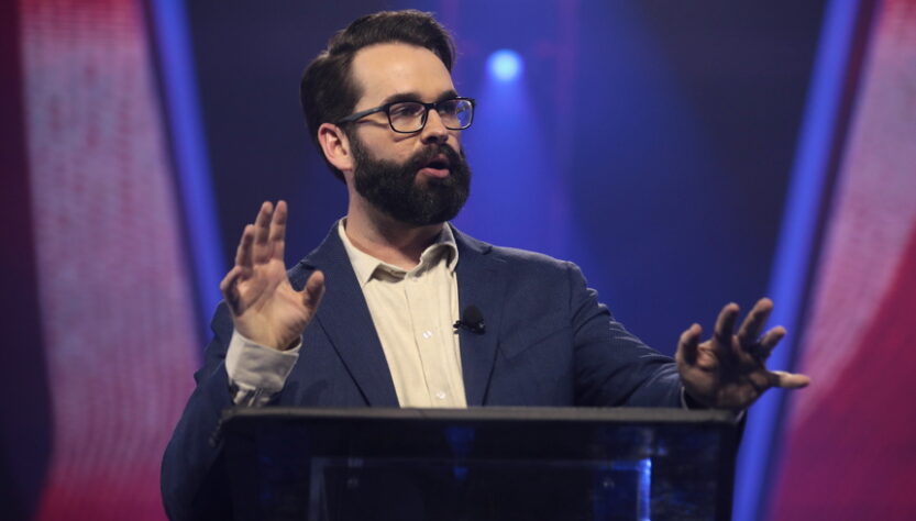 far-right-influencer-at-scotus-calls-for-‘trans-ideology’-to-be-‘erased-from-the-earth’