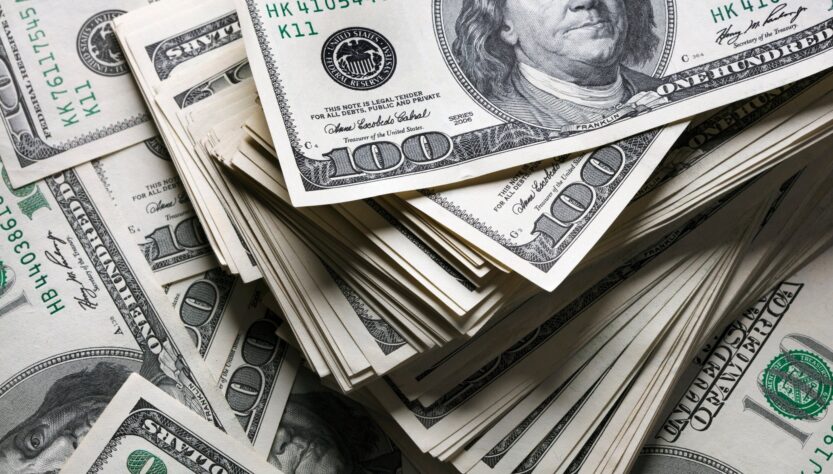 top-10-biglaw-firm-offers-huge-stacks-of-bonus-cash-to-associates