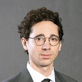 biglaw-partner’s-feud-with-neighbor-takes-a-decidedly-creepy-turn
