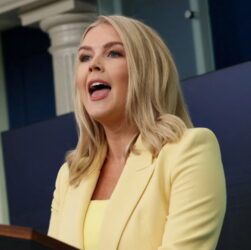 white-house-scrambles-to-clean-up-trump’s-walmart-‘rage-tweeting’-amid-upcoming-‘standoff’