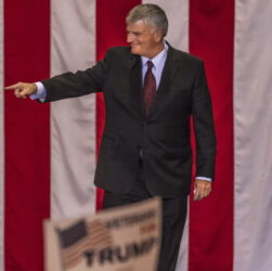 franklin-graham-scores-pentagon-christian-prayer-services-invitation