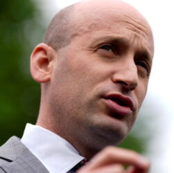 ‘stephen-miller-gets-his-way’:-trump-slammed-for-farm-workers-flip-flop