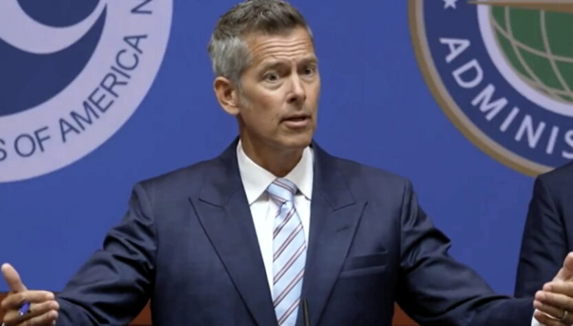 transportation-secretary-warns-us-is-behind-in-‘race-to-the-moon’