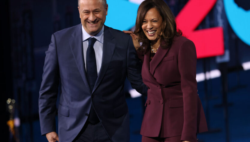 kamala-harris-calls-out-ceos-for-not-fighting-against-donald-trump.-there’s-just-one-glaring-issue-with-that…