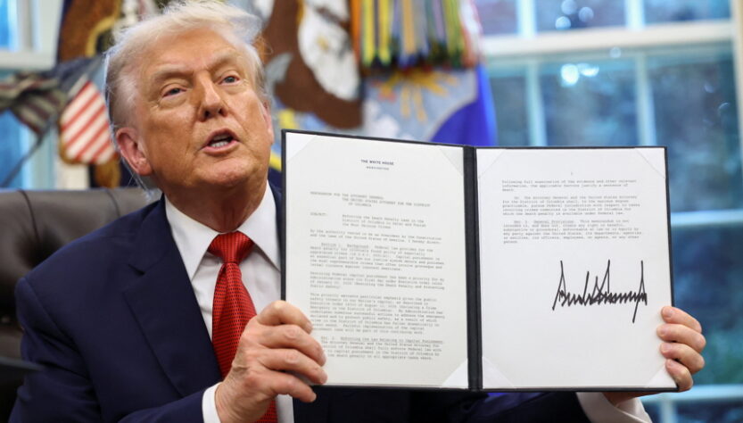 trump:-i’d-make-tiktok-‘100%-maga’-if-i-could-—-but-says-it-will-be-fair