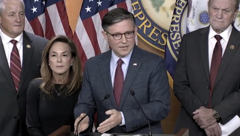 ‘amateur-historian’-mike-johnson-hails-trump’s-ballroom-as-‘greatest’-white-house-upgrade