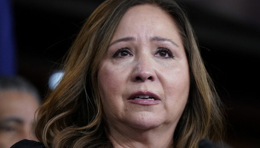 ‘disgraceful’:-ice-slammed-after-allegedly-pepper-spraying-us-congresswoman