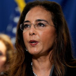 bus-driver’s-‘english-only’-sign-triggers-doj-probe-into-firing