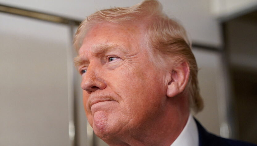 ‘screwed’:-trump-warns-supreme-court-on-tariffs