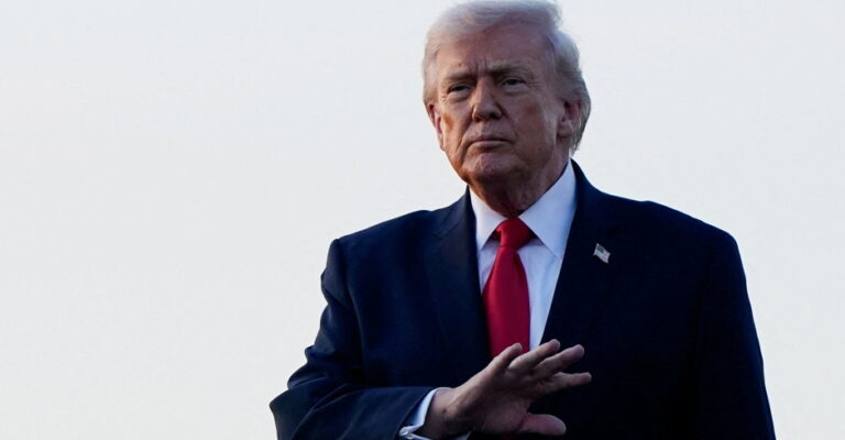 ‘Backtracking and Blowing Things Up’ Defines Trump’s ‘Whiplash’ Second Year: Report