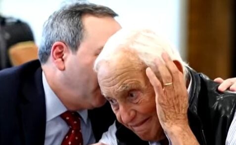 Les Wexner’s Lawyer’s Deposition Advice: ‘I’ll F-ing Kill You If You Answer Another Question With More Than Five Words, OK?’